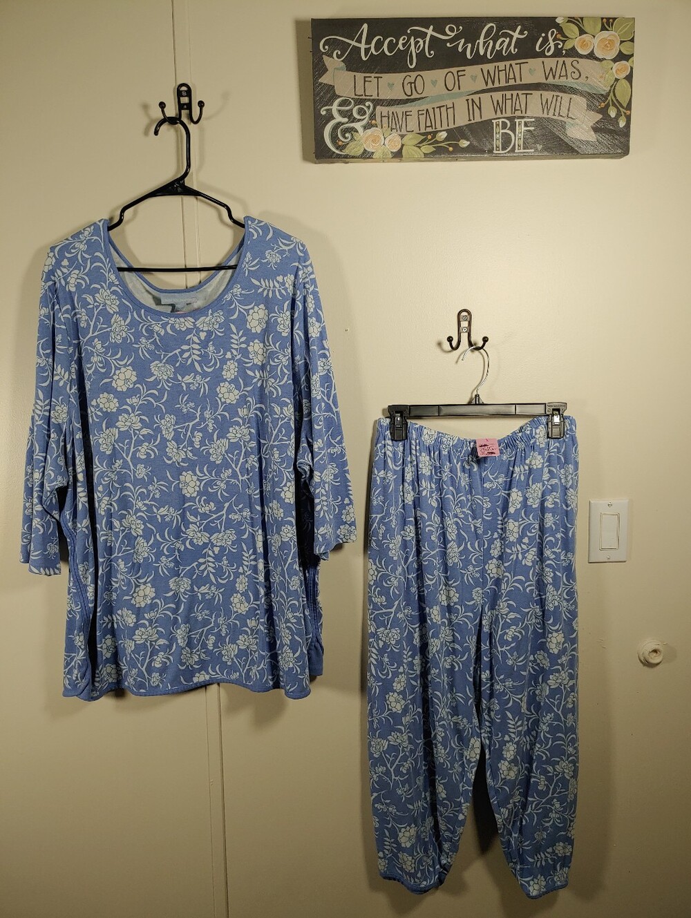 Only Necessities Gorgeous 3X 30/32 Blue/White Floral Short Sleeve Pajama Set